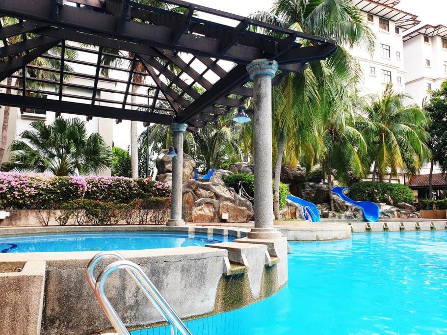 Malacca Mahkota Pool View Apartment Near A'Famosa & Jonker מראה חיצוני תמונה